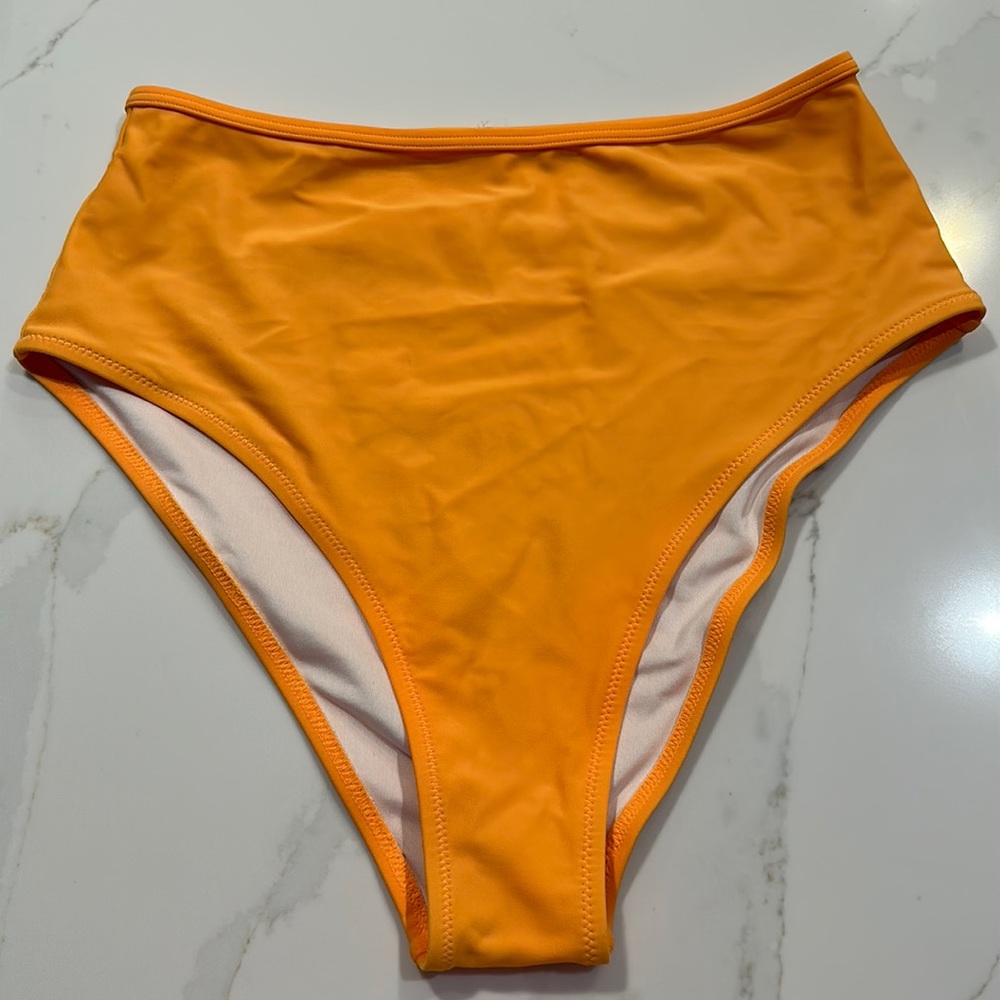 Cupshe orange bikini bottom. Size:M